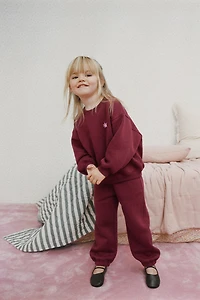 EMBROIDERED SWEATSHIRT AND JOGGER SET