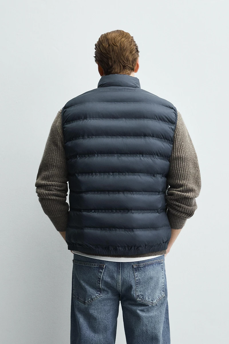 LIGHTWEIGHT WATER REPELLENT PUFFER VEST