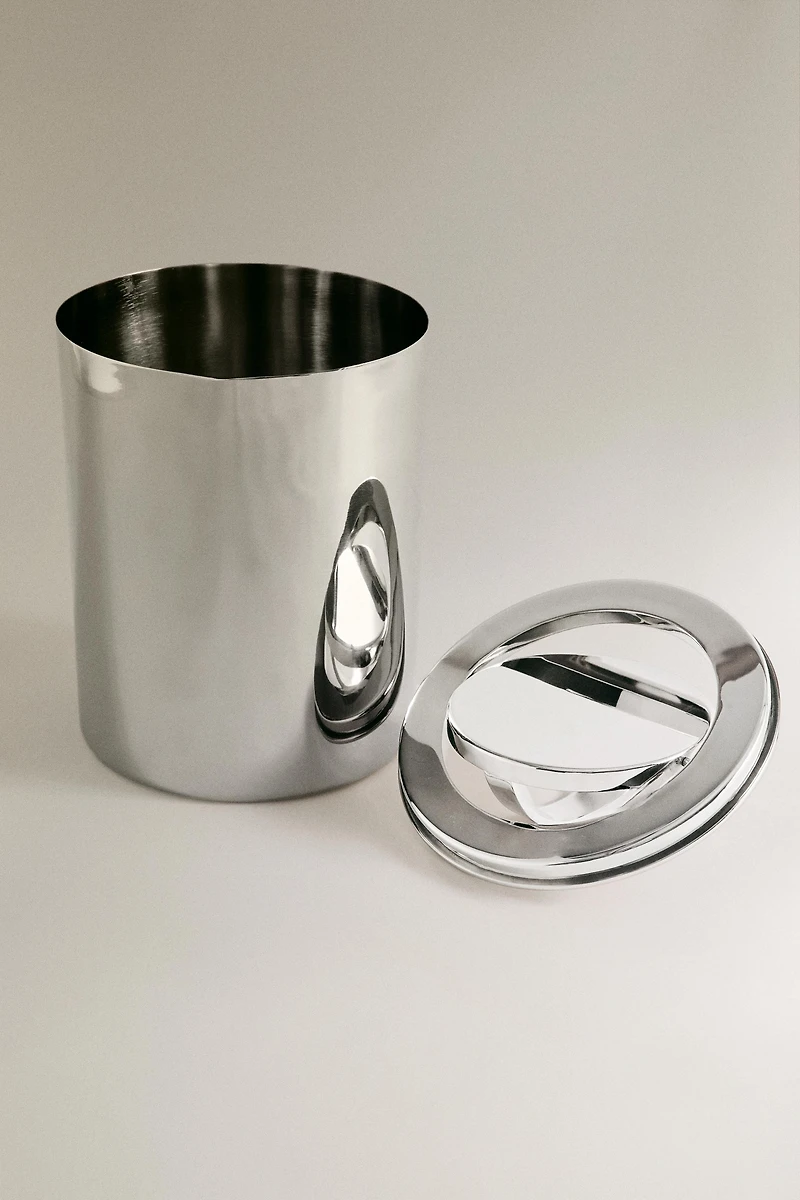 METAL BATHROOM BIN WITH LID