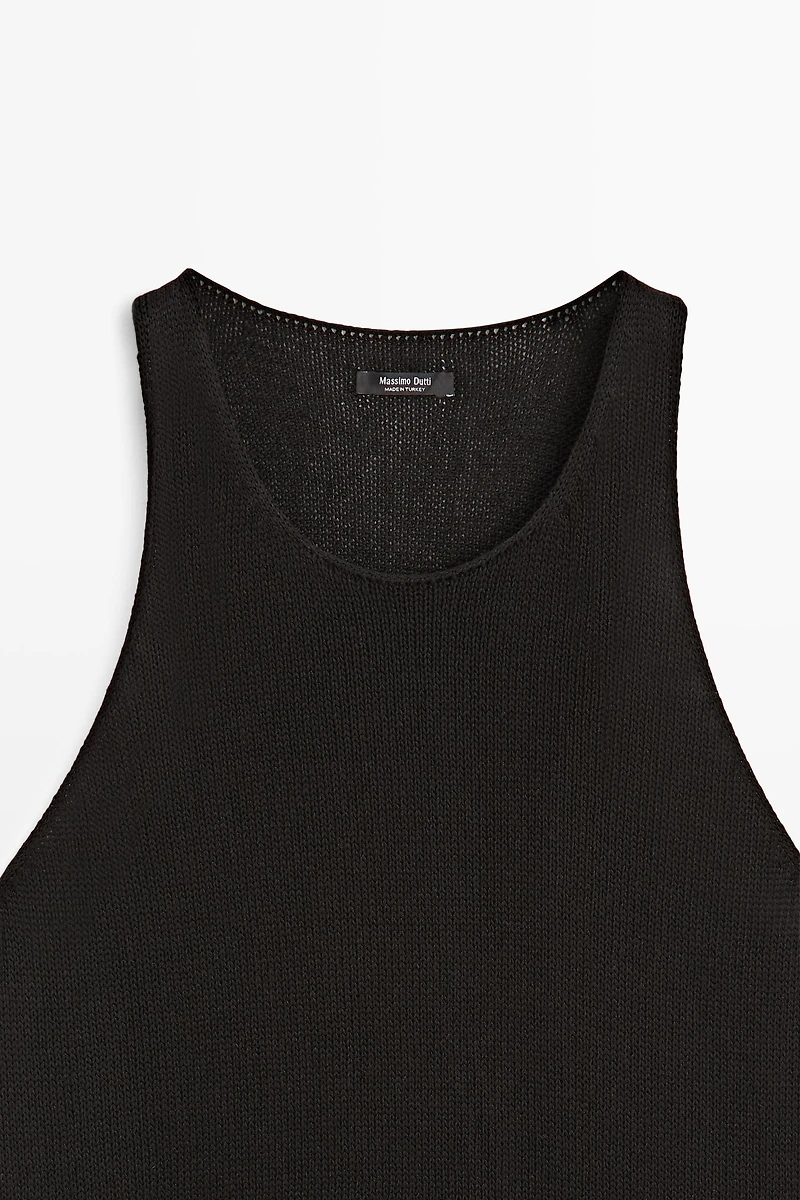 Sleeveless knit halter top
