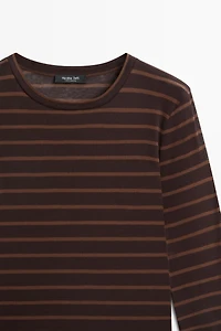 Long sleeve striped T-shirt