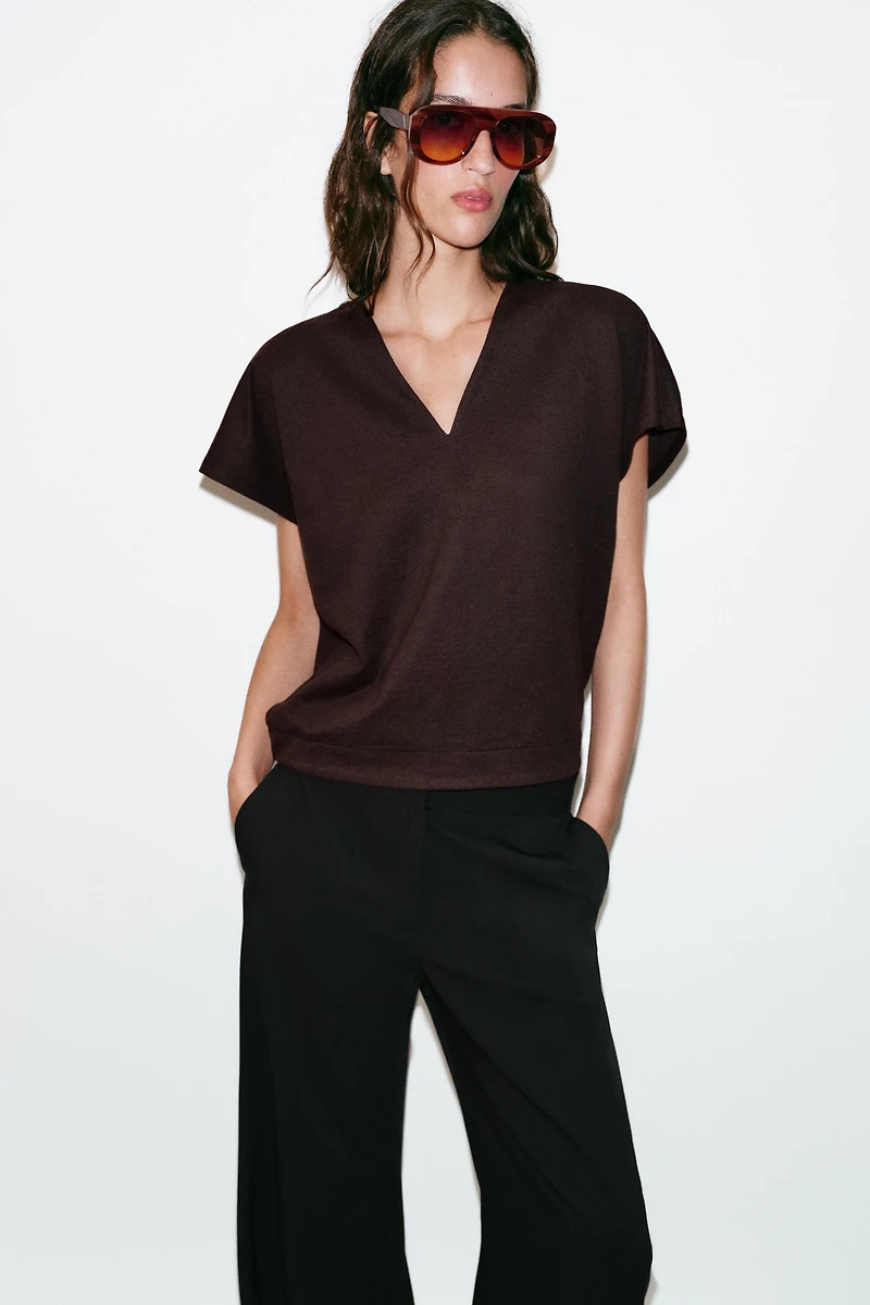 RUSTIC V-NECK T-SHIRT