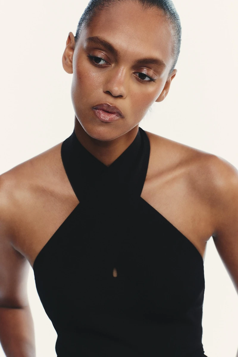 RUCHED KNIT HALTER TOP