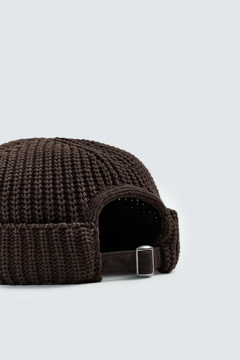 SHORT KNIT HAT