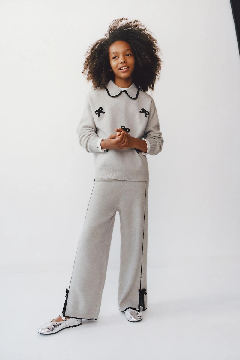 BOWS KNIT SWEATER