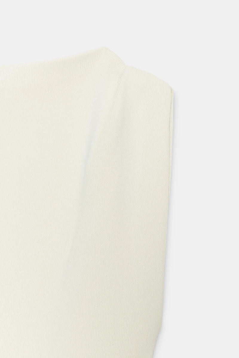 ASYMMETRIC KNIT TOP