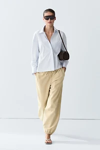 100% cotton shirt with pocket detail