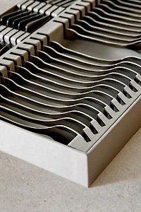 ENSEMBLE DE COUVERTS 84 PIÈCES + BOÎTE