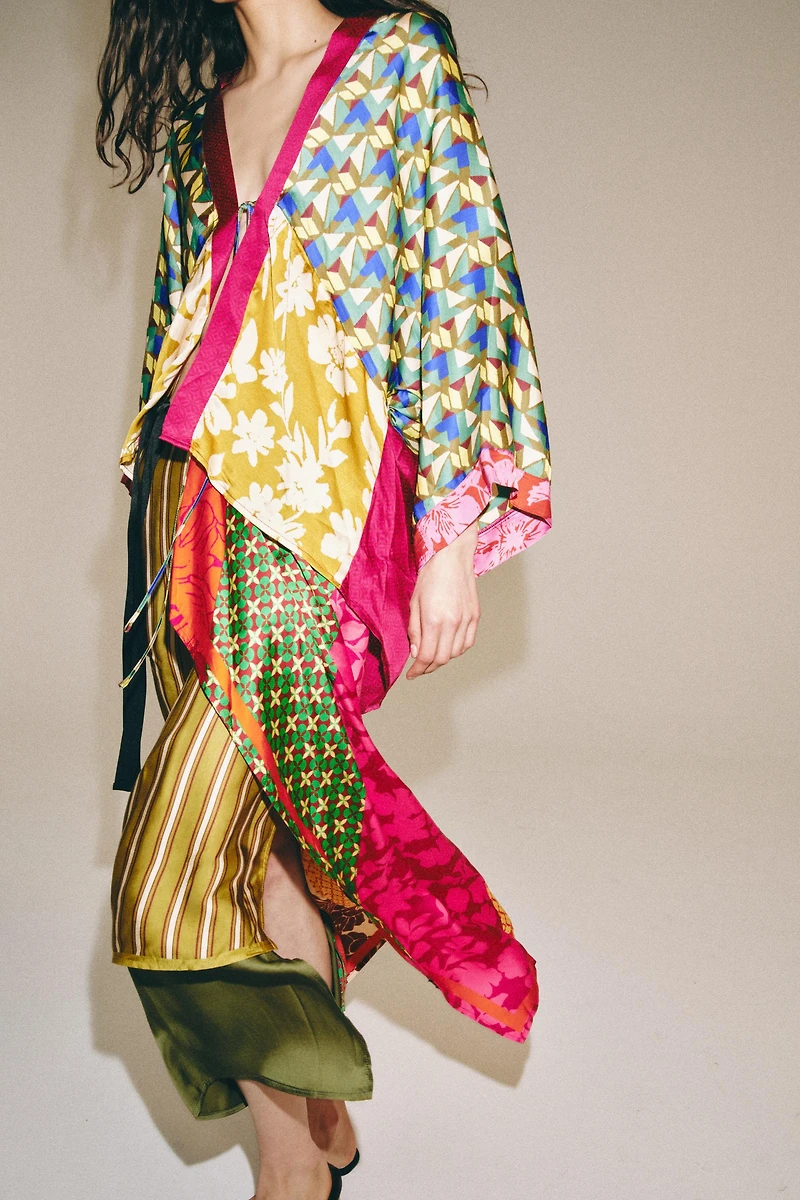 FOULARD PARÉO À IMPRIMÉ FLEURS ET RAYURES