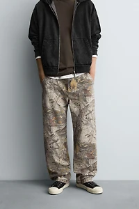 PANTALON COUVREUR IMPRIMÉ ABSTRAIT