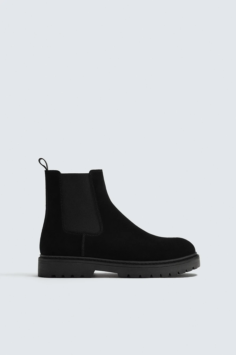 LEATHER CHELSEA BOOTS