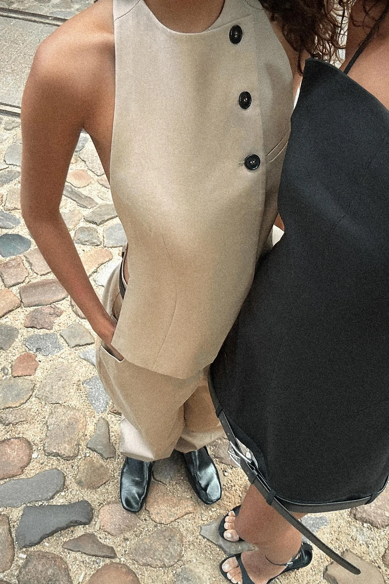 OPEN BACK VEST TOP