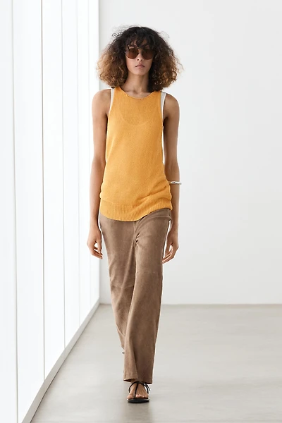 Sleeveless knit halter top