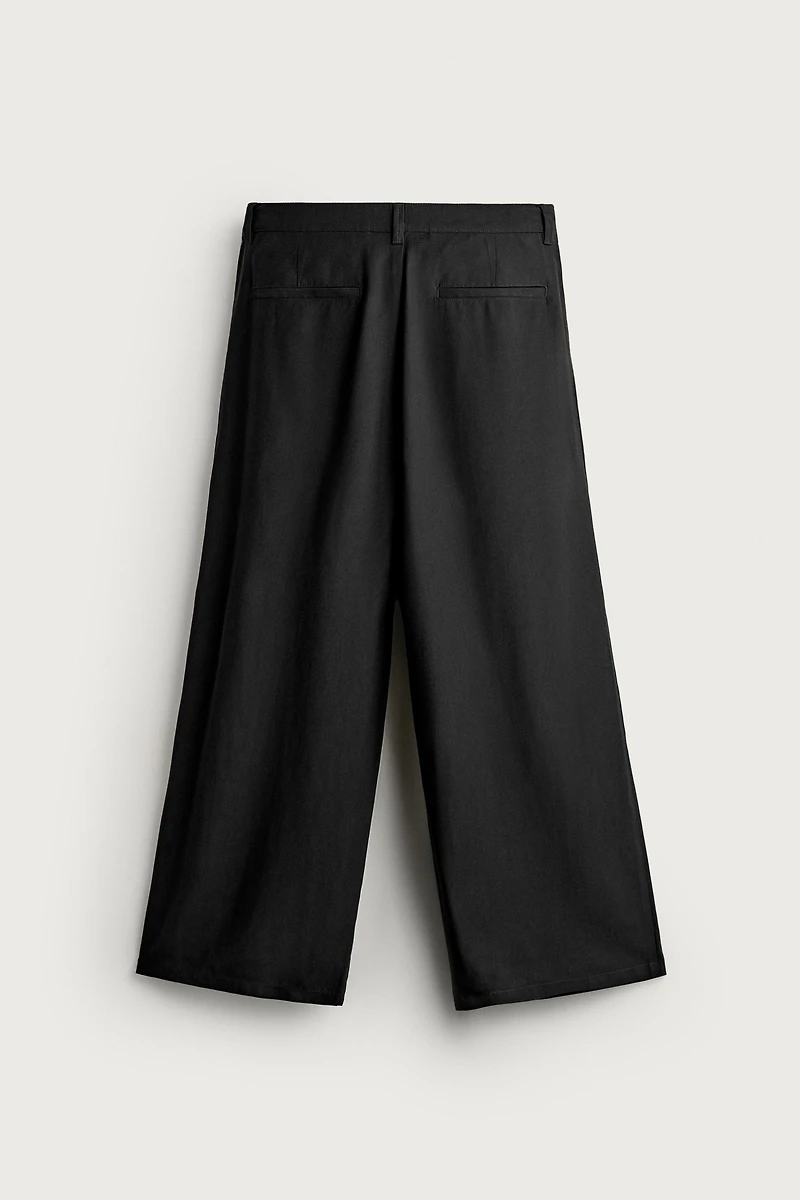 PLEATED FLOWY PANTS