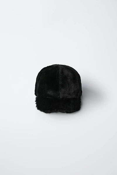FAUX FUR CAP