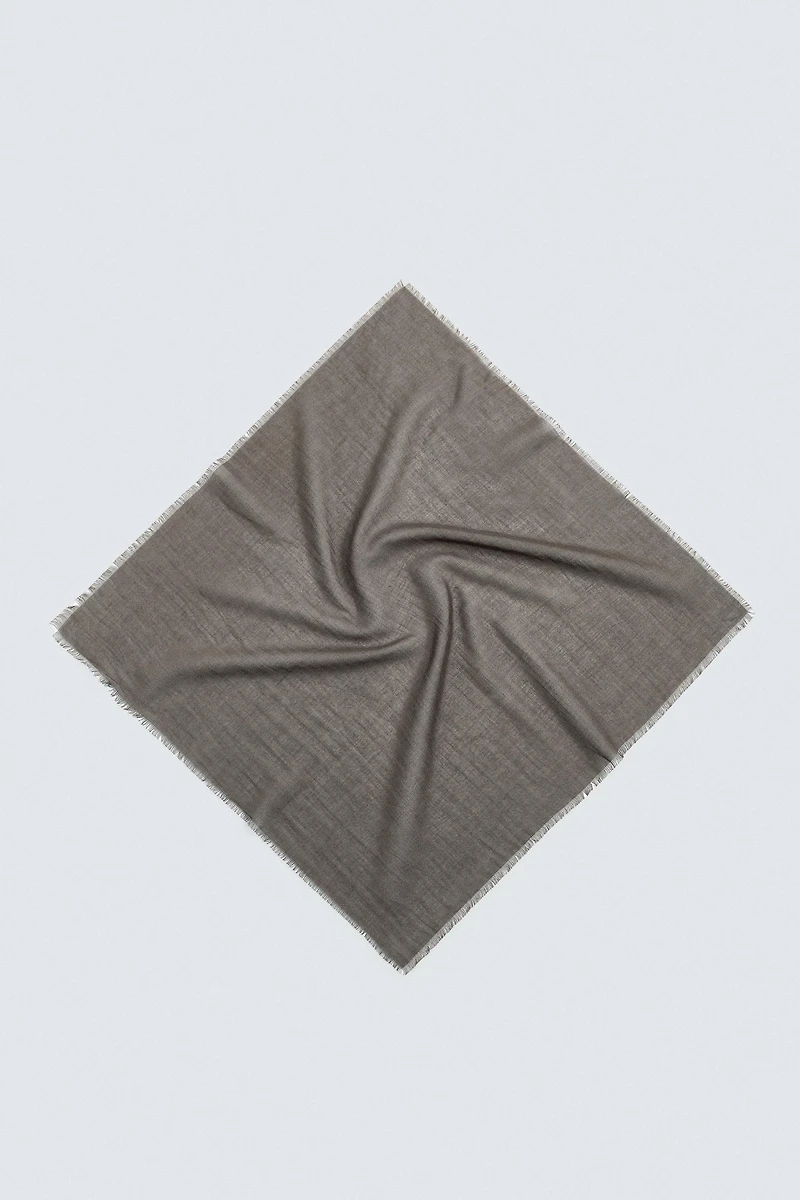 LIGHTWEIGHT COTTON SCARF