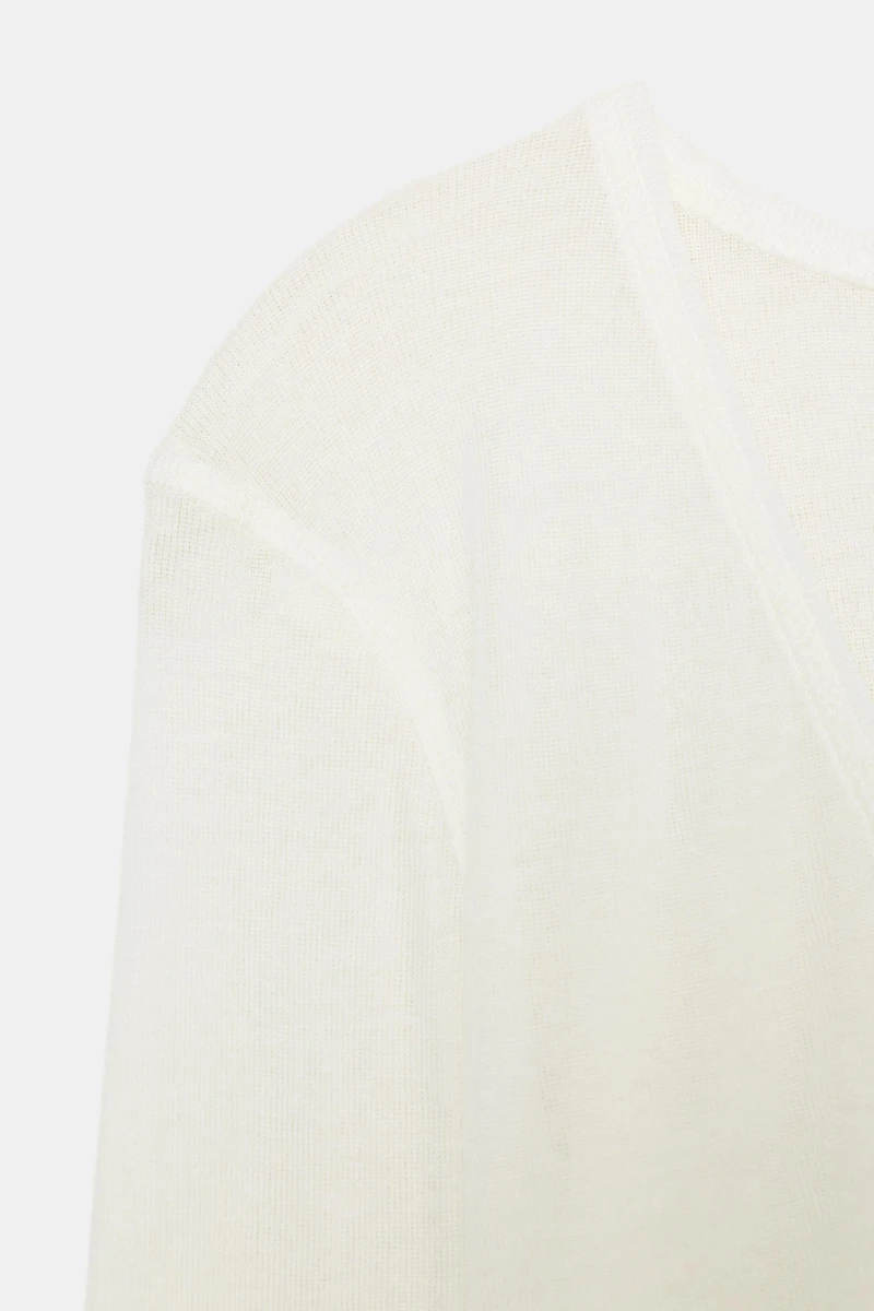 V-NECK T-SHIRT