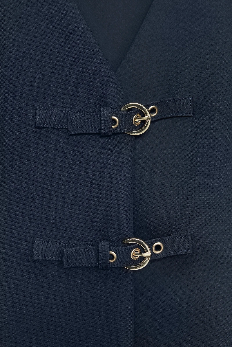 BUCKLE CREPE TOP