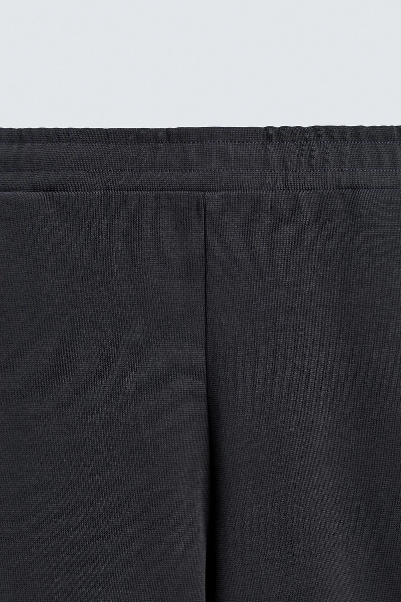 PANTALON JOGGER COUPE BALLON STRUCTURE CÔTELÉE