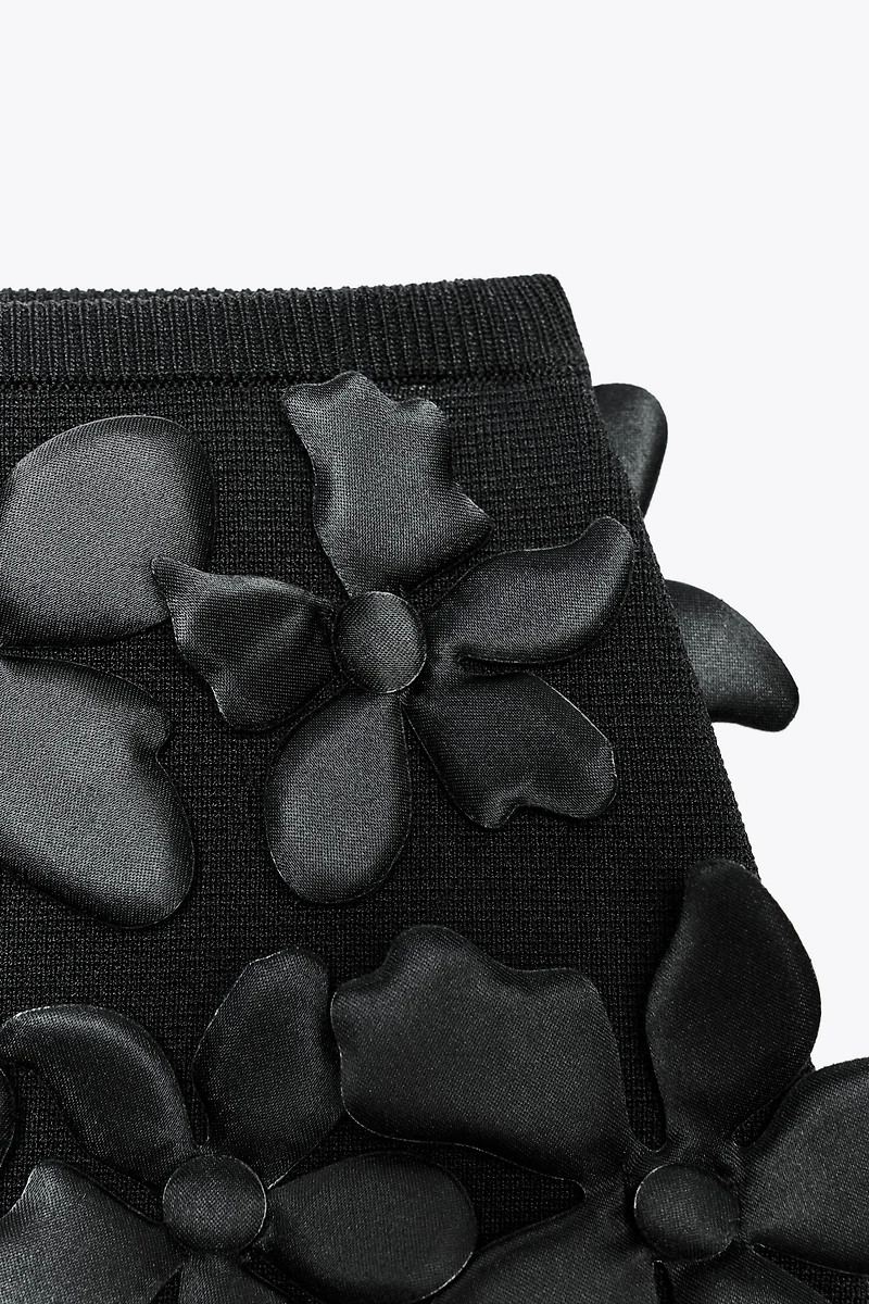 FLORAL STRUCTURE KNIT MINI SKIRT