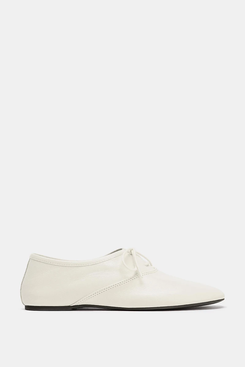 LEATHER LACE-UP LOW HEEL SHOES