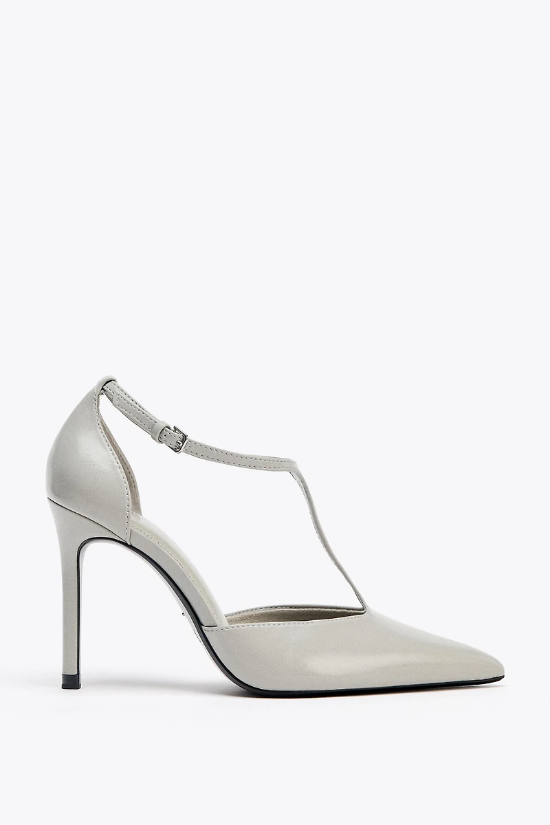 CHAUSSURES À TALONS BRIDES