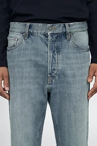 Straight-leg jeans