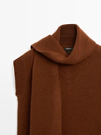 Veste sans manches en maille à col V et écharpe
