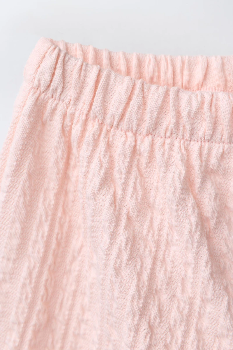 EMBROIDERED FLOWER TEXTURED SHORTS