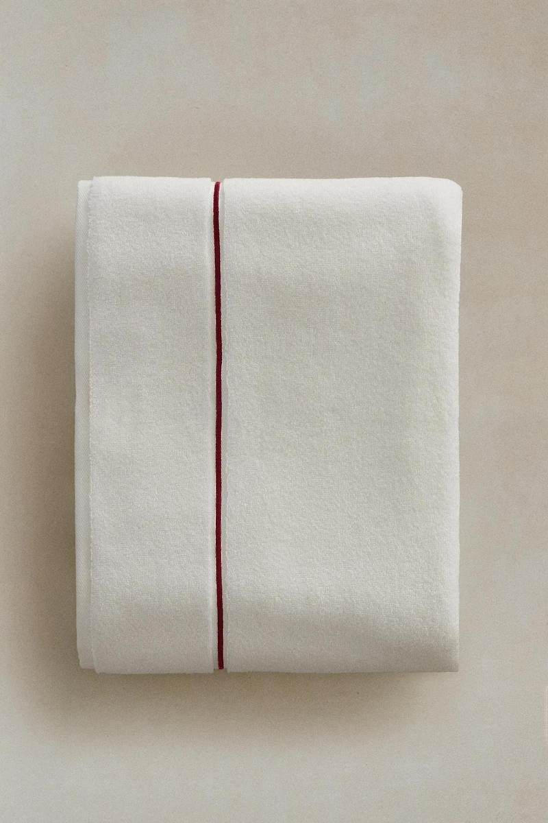 EMBROIDERED TRIM BATH TOWEL
