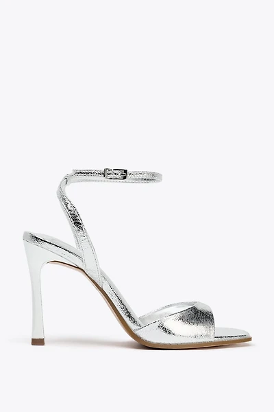 SANDALES VERNIES À TALONS
