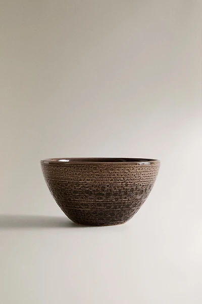 EARTHENWARE BOWL WITH RAISED DESIGN