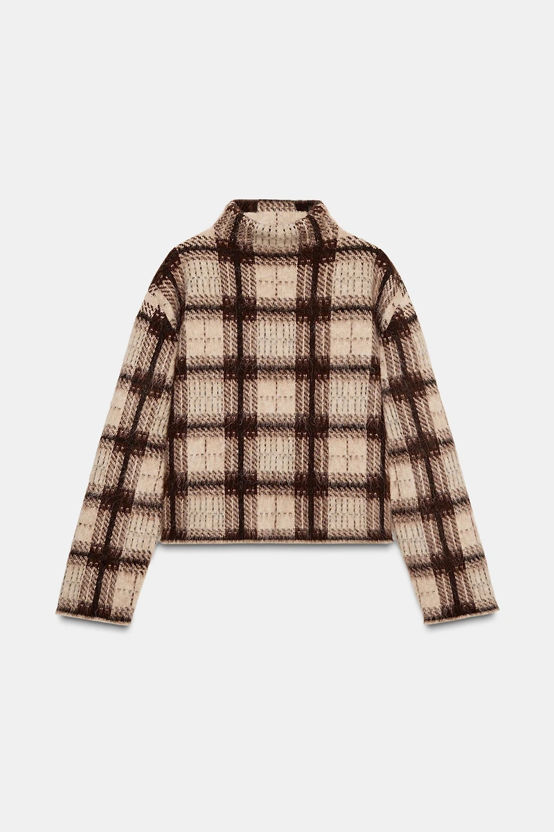 PULL EN MAILLE À CARREAUX EFFET BROSSÉ