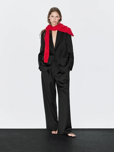 100% extra fine wool two-button blazer