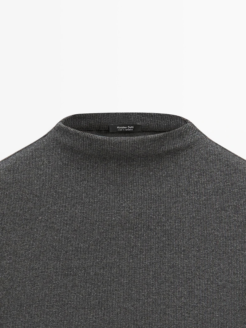 Short sleeve cotton blend T-shirt