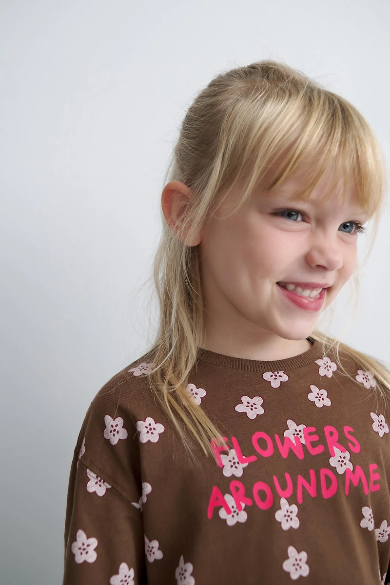 T-SHIRT IMPRIMÉ ET INSCRIPTION