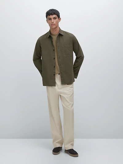 100% cotton shirt with pocket detail