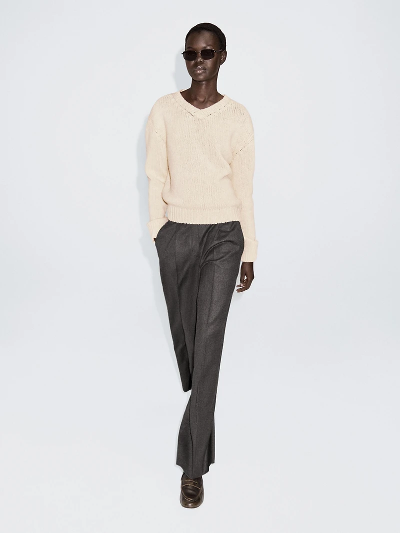 100% wool V-neck knit sweater