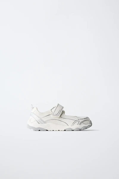BAREFOOT SNEAKERS