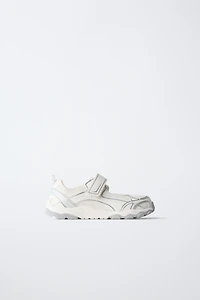 BAREFOOT SNEAKERS