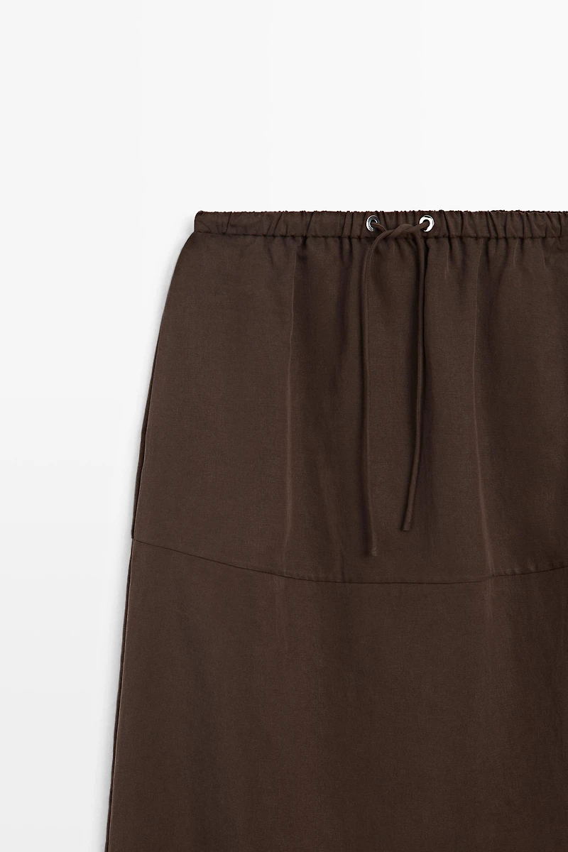 Flowing midi skirt with drawstring