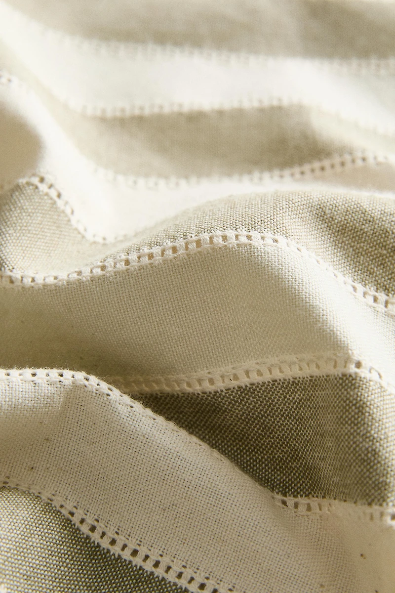 STRIPED TABLE RUNNER WITH INSERTS