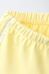 TWO-PACK PLUSH BEACH UMBRELLA & WAVE-TRIM SHORTS