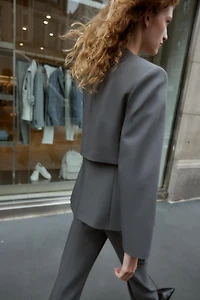 LAPEL-FREE CROPPED BLAZER