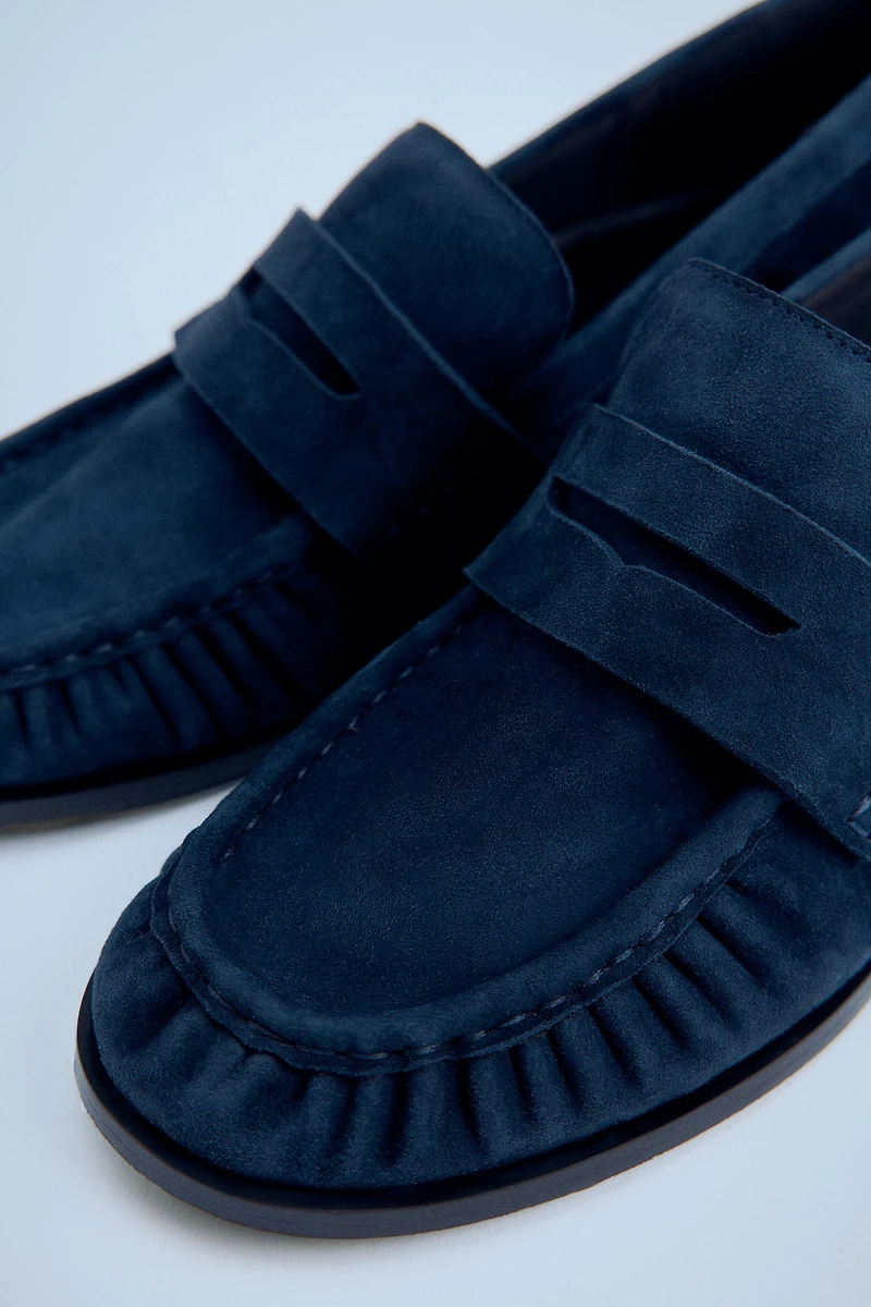 MOCASSIN FRONCÉ EN DAIM