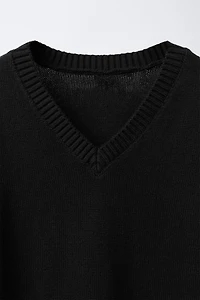 KNIT VEST