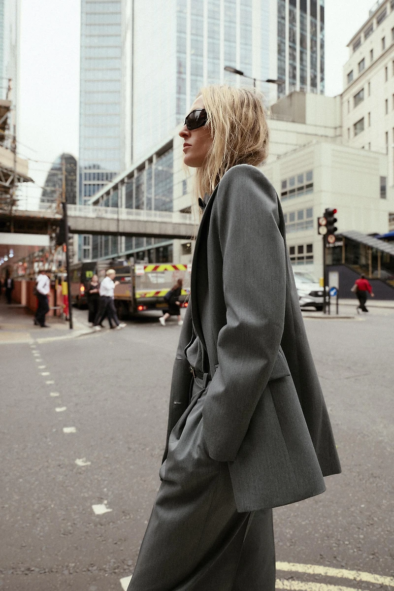 DOUBLE BREASTED BLAZER