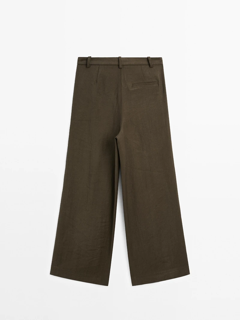 Wide-leg cropped trousers with darts