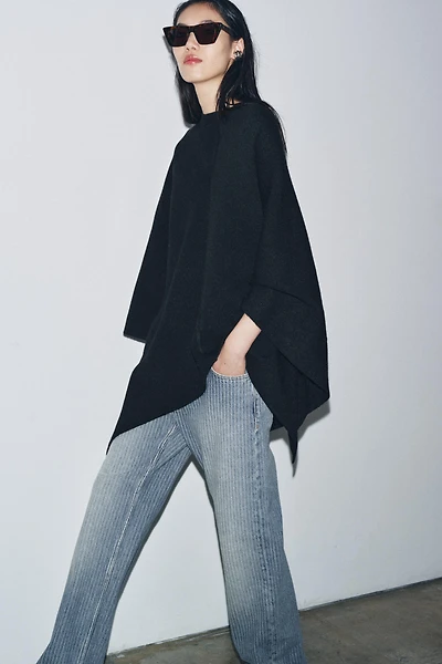 KNIT CAPE