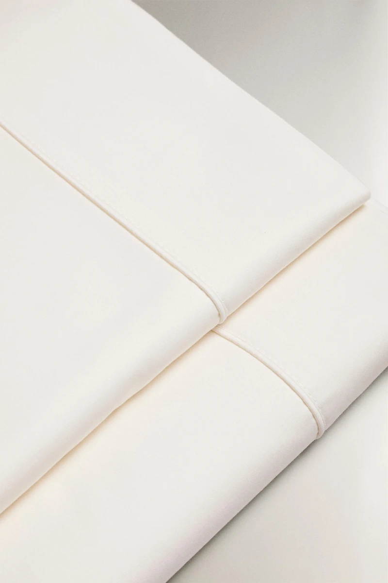 PERCALE FLAT SHEET WITH PIPING (800 THREAD COUNT)